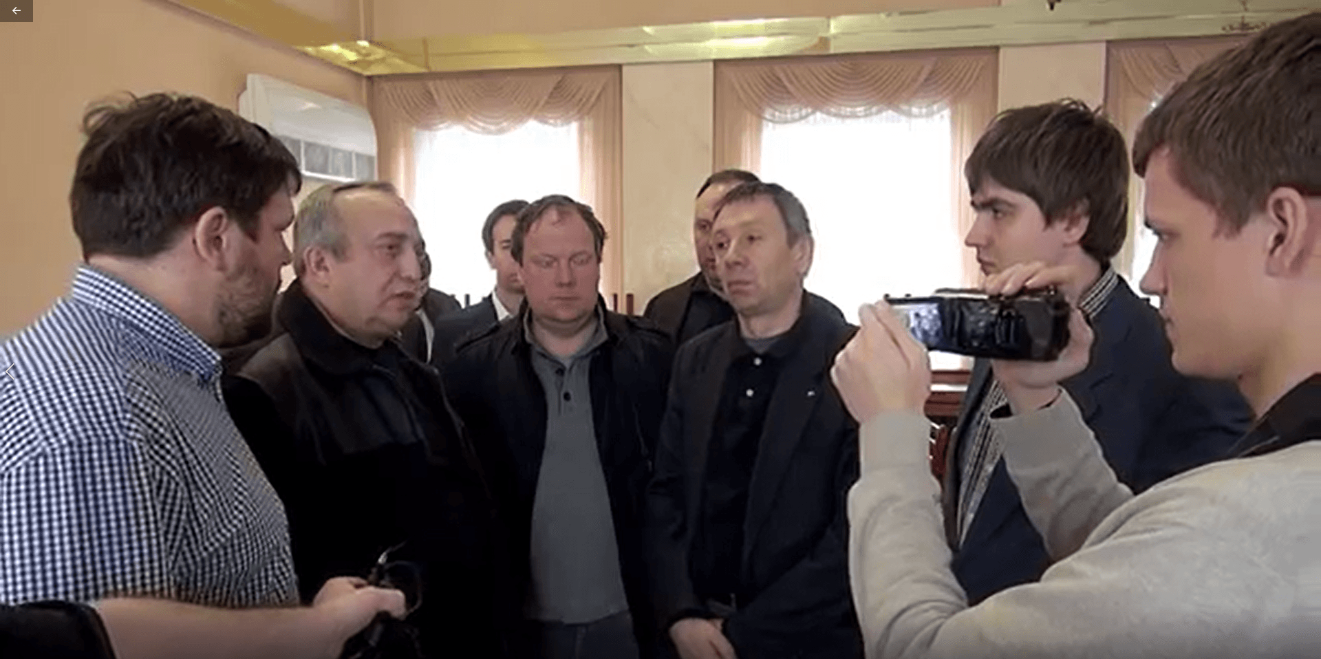 Штаб РСВА в Ялте: Франц Клинцевич (второй слева) и Сергей Марков (третий справа)