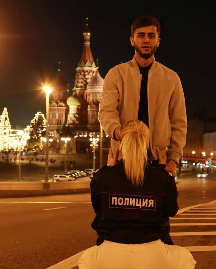 За это фото блогер Руслан Бобиев и его подруга получили по 10 месяцев колонии