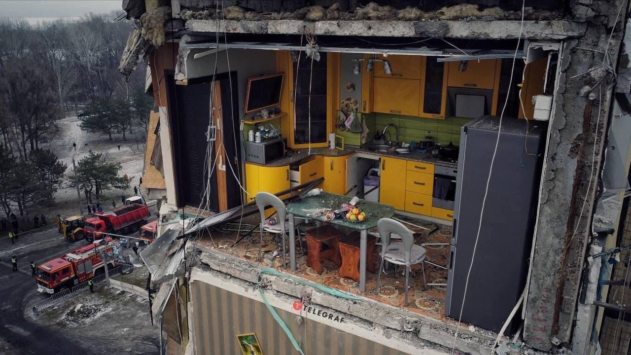 Число погибших при ударе по жилому дому в Днепре выросло до 30 человек