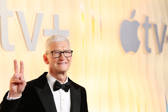 Тим Кук возглавляет Apple почти 15 лет